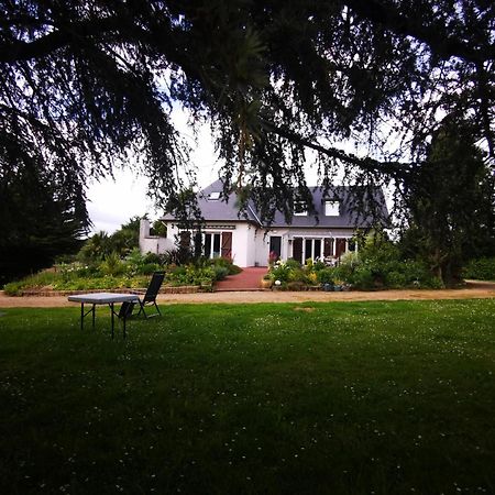 Le Logis De Catherine Et Serge Genêts Exterior foto