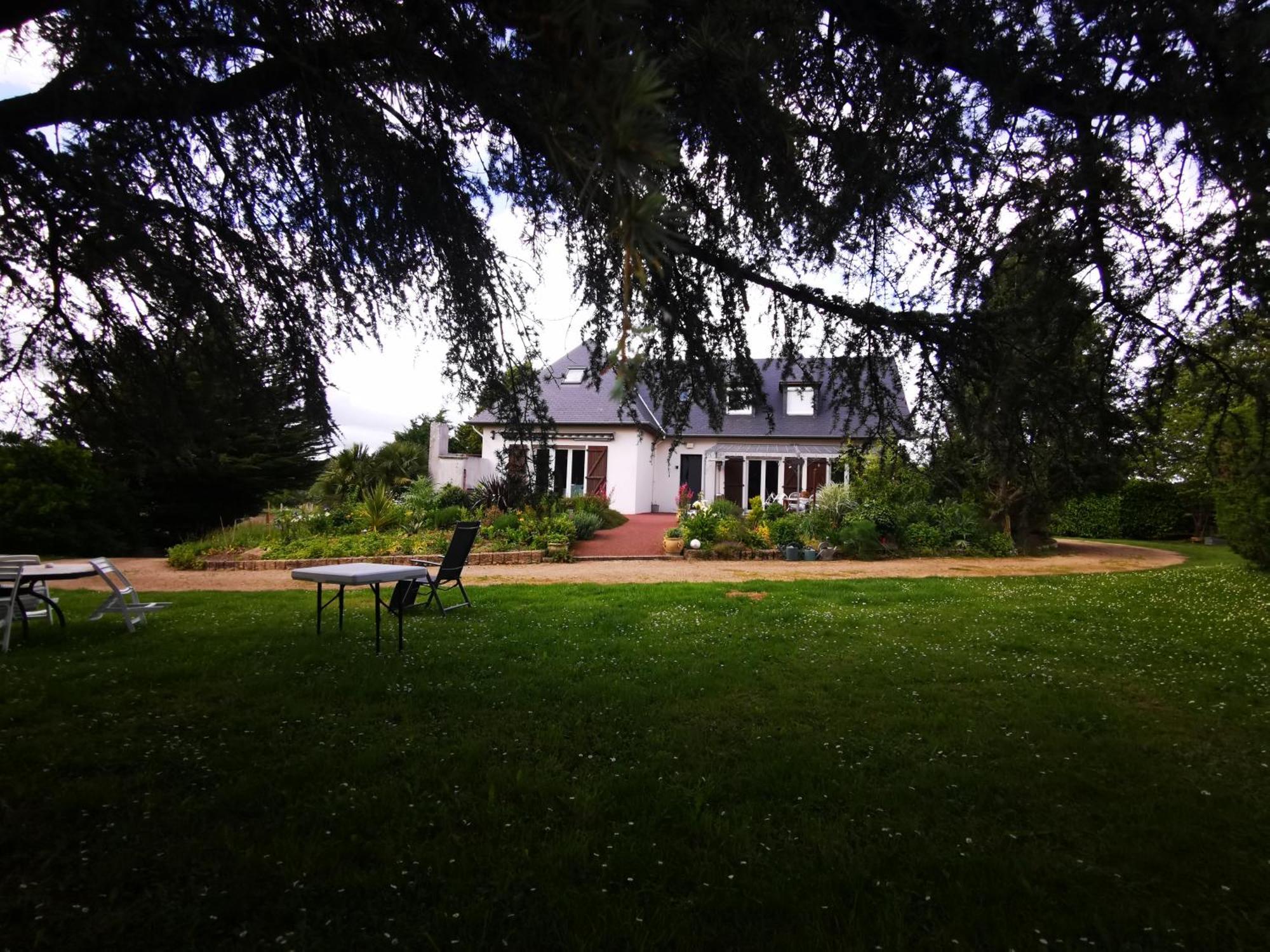 Le Logis De Catherine Et Serge Genêts Exterior foto